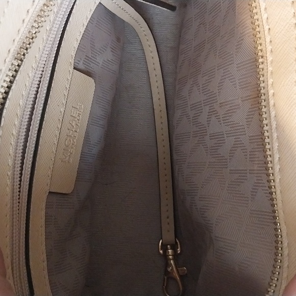 Michael Kors Selma Crossbody - Picture 12 of 14